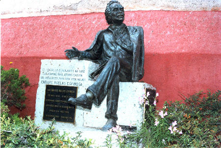ruelas.jpg (52845 bytes)